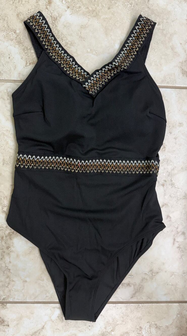 Aprilake new med black one-piece swimsuit ribbing zig-zag embroidery stitching